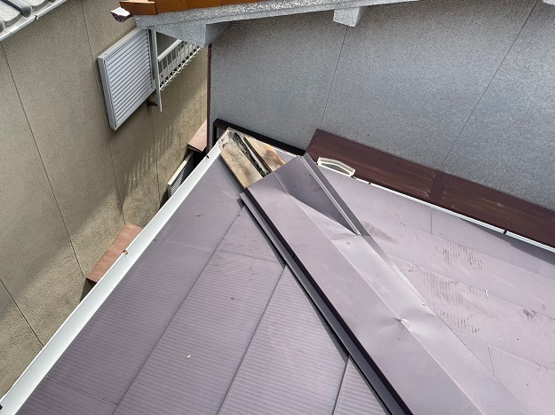 姫路市　棟包み板金交換 風災害　剣先部分